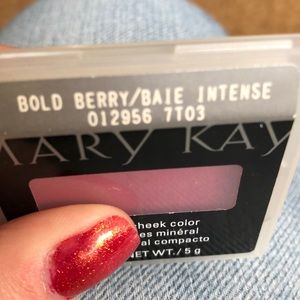 Mary Kay Bold Berry mineral cheek color single